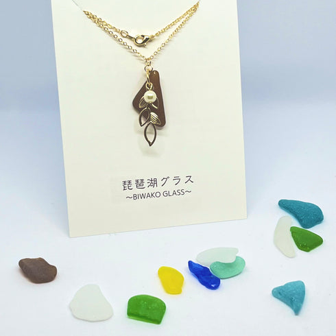 琵琶湖グラス リーフ&フェイクパール ネックレス